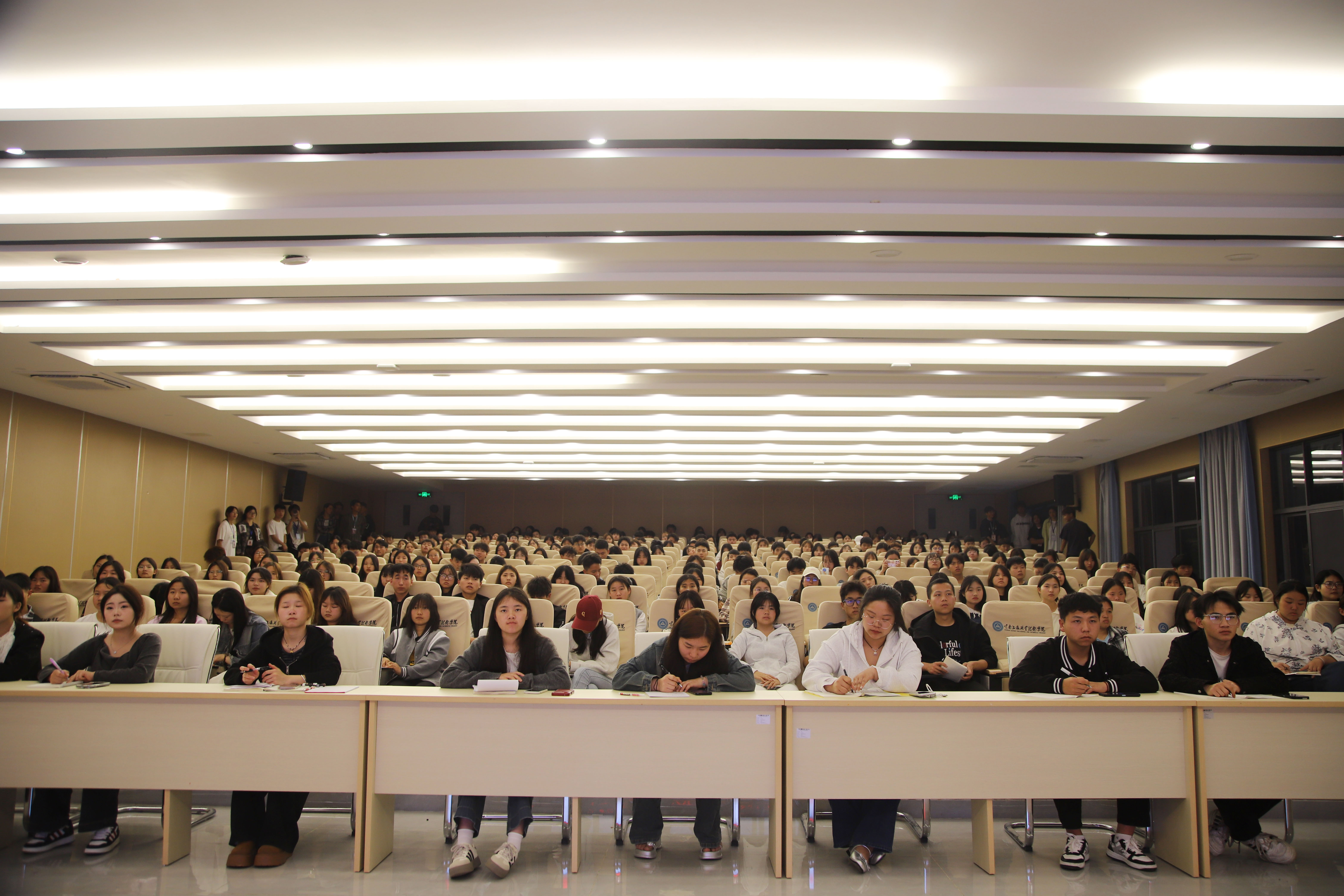 【主题团课】入团积极分子团课第四讲|接青春之火续百年荣光