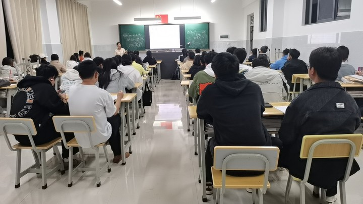 以“语”为桥传文明，普通话培训助力全校语言素养提升