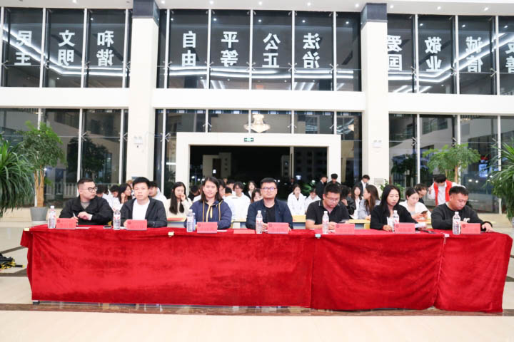 青春和声燃动三鑫、以歌为媒唱响热血未来 医药健康学院班级合唱比赛顺利开展
