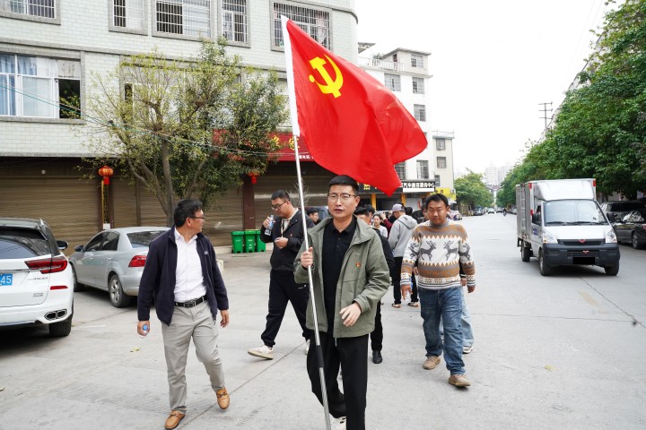 工程与管理学院开展雷锋月社区技能服务活动