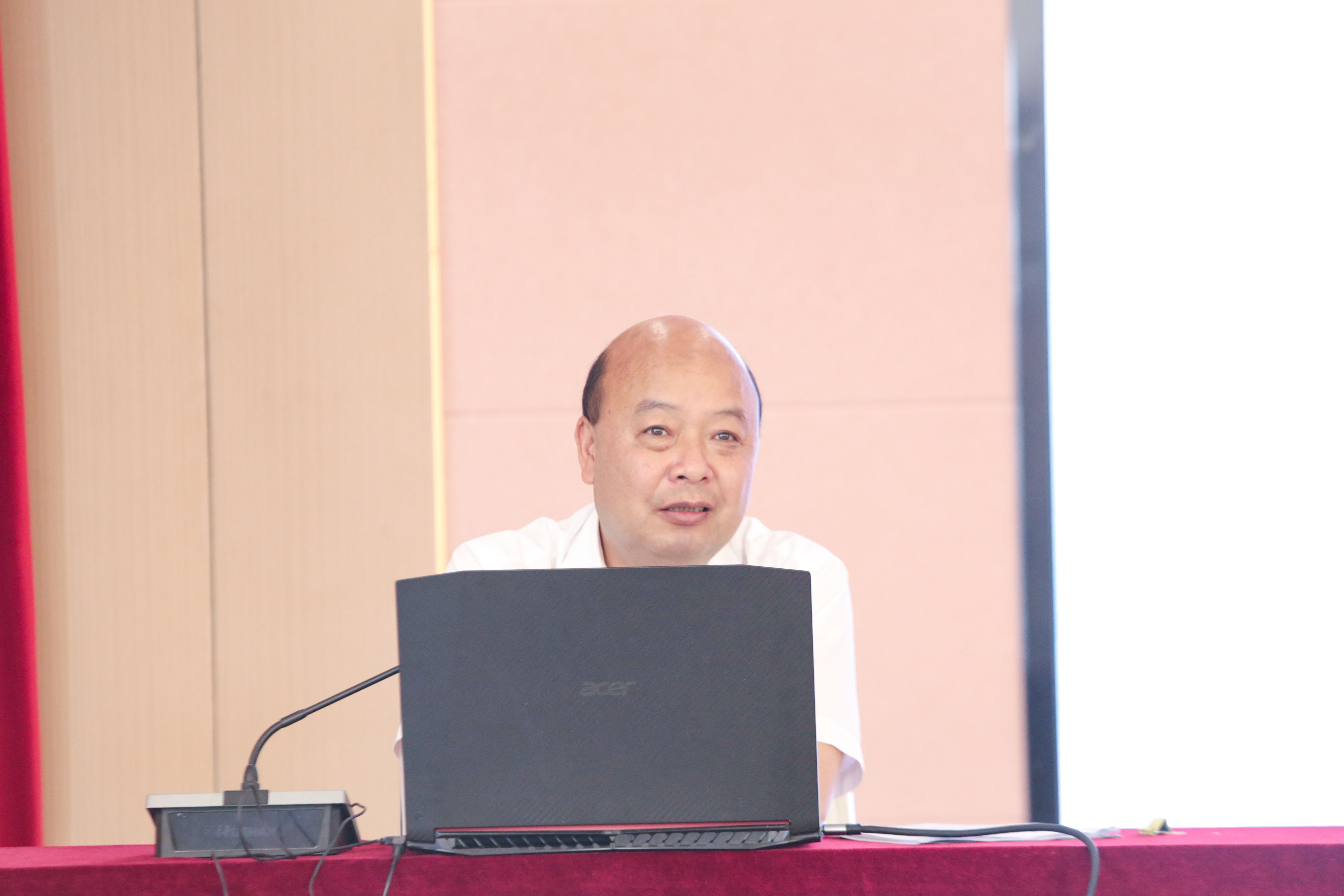 中国经济行稳致远 ——党委书记刘嘉俊讲授专题思政课