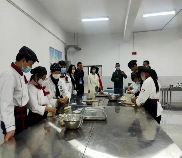 校领导带队赴工商信息管理学校考察调研烹饪实训室建设